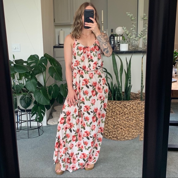 Naïf Dresses & Skirts - Naïf Floral Maxi Dress